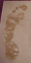 Supination Pattern: If little or none of the middle of the foot is outlined on the surface, you likely have a supinator pattern.