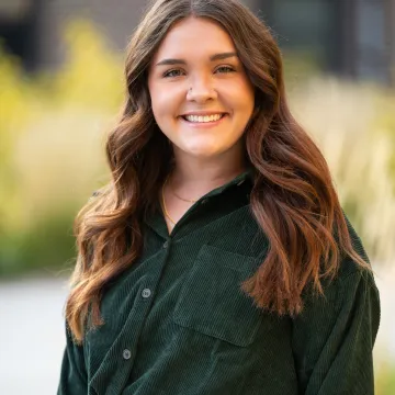 Headshot of Lilly Bina