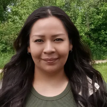 Headshot of Shelly American Horse