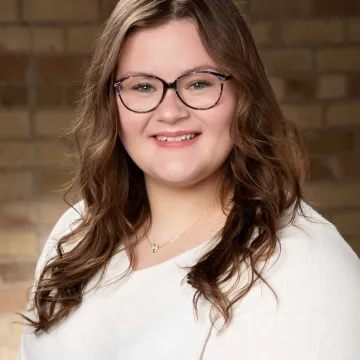Headshot of Sophia Vannett
