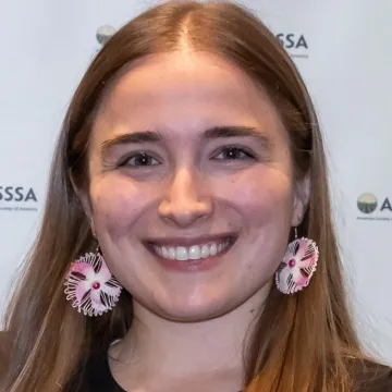 Headshot of Alexis Correira